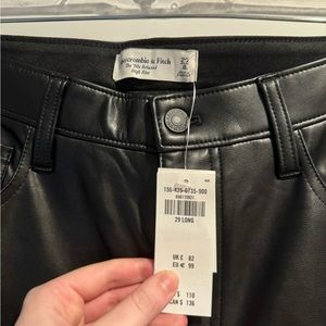 Abercrombie & Fitch The ‘90s Relaxed High Rise